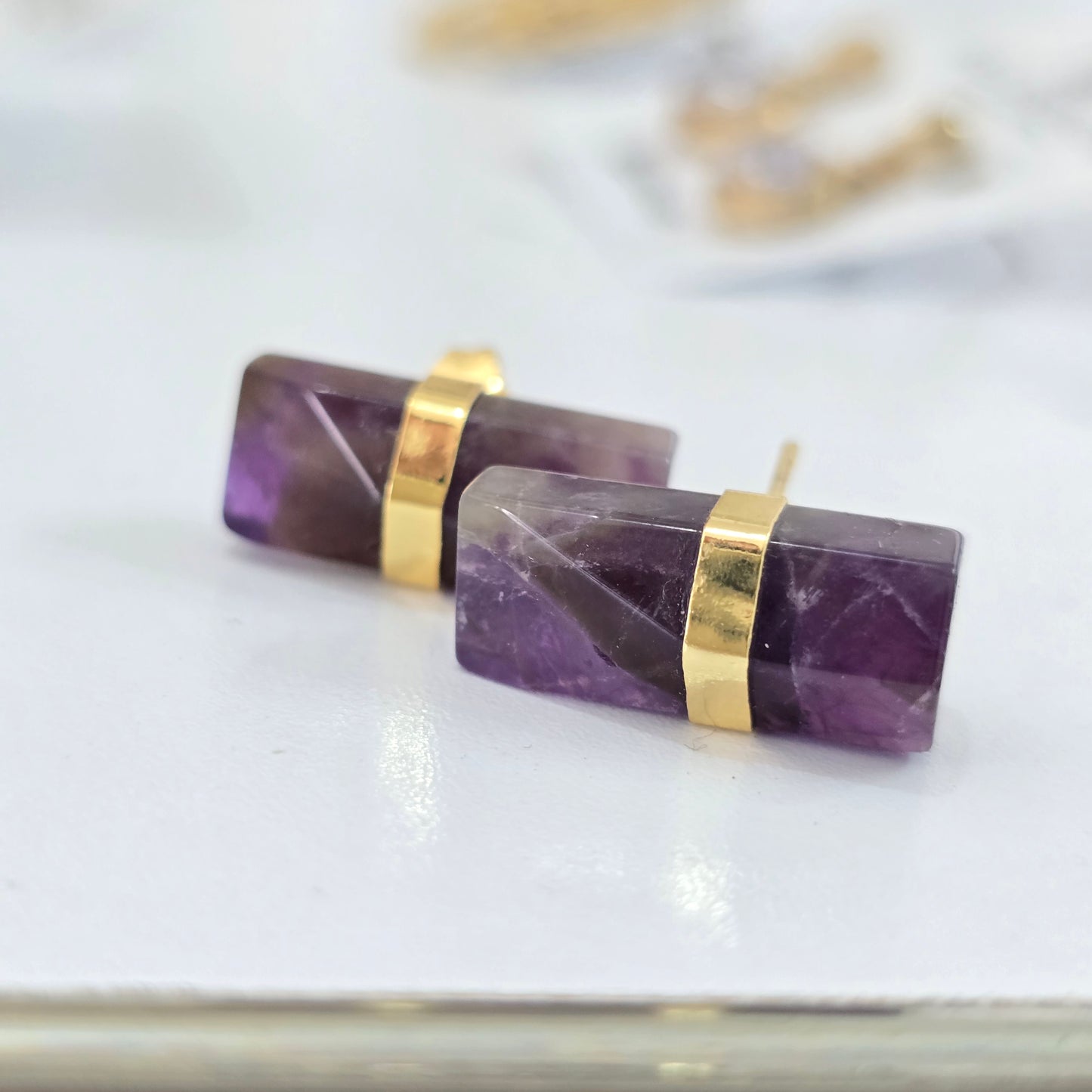 Aretes broquel piedra amatista