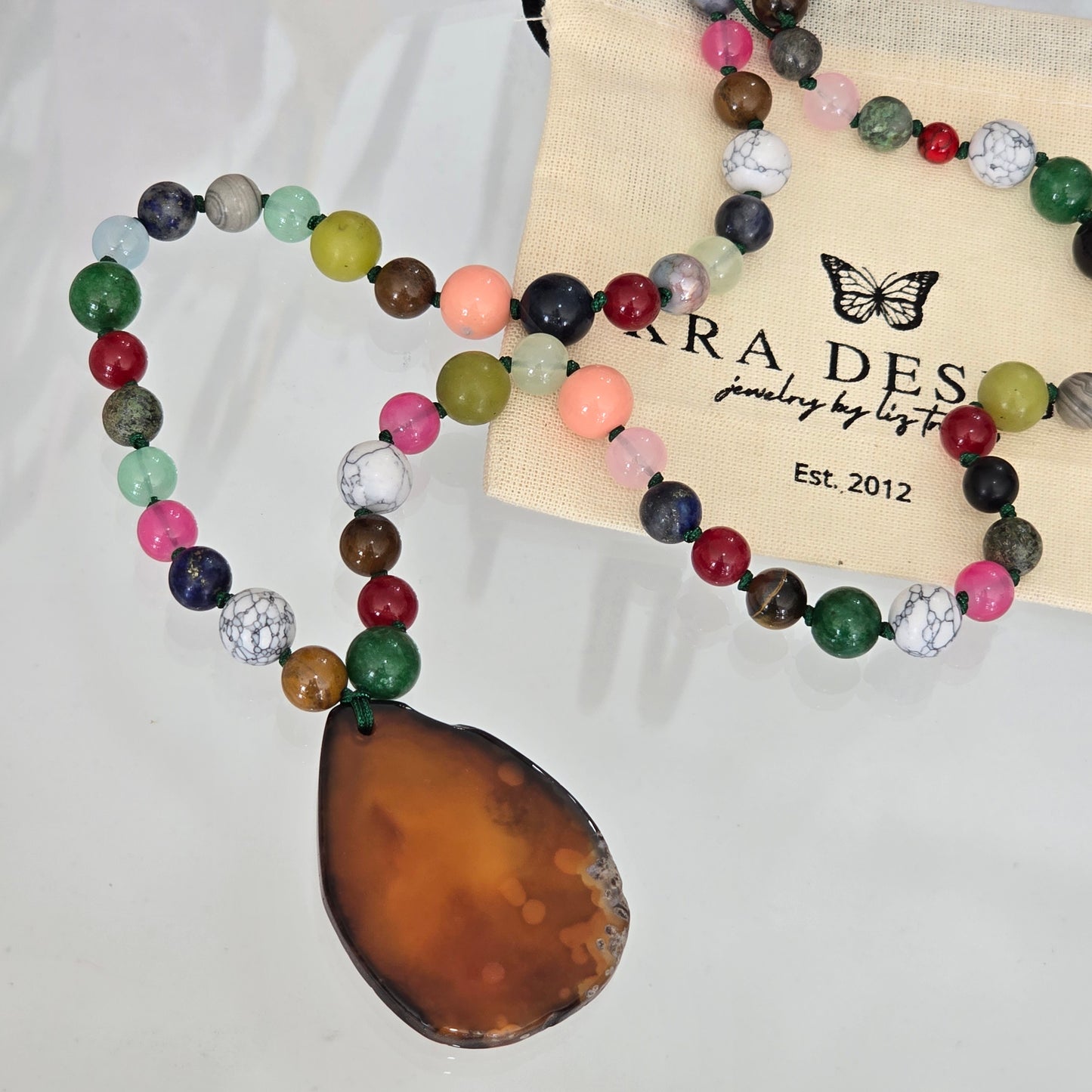 Collar cuarzo cafe enudado ajustable