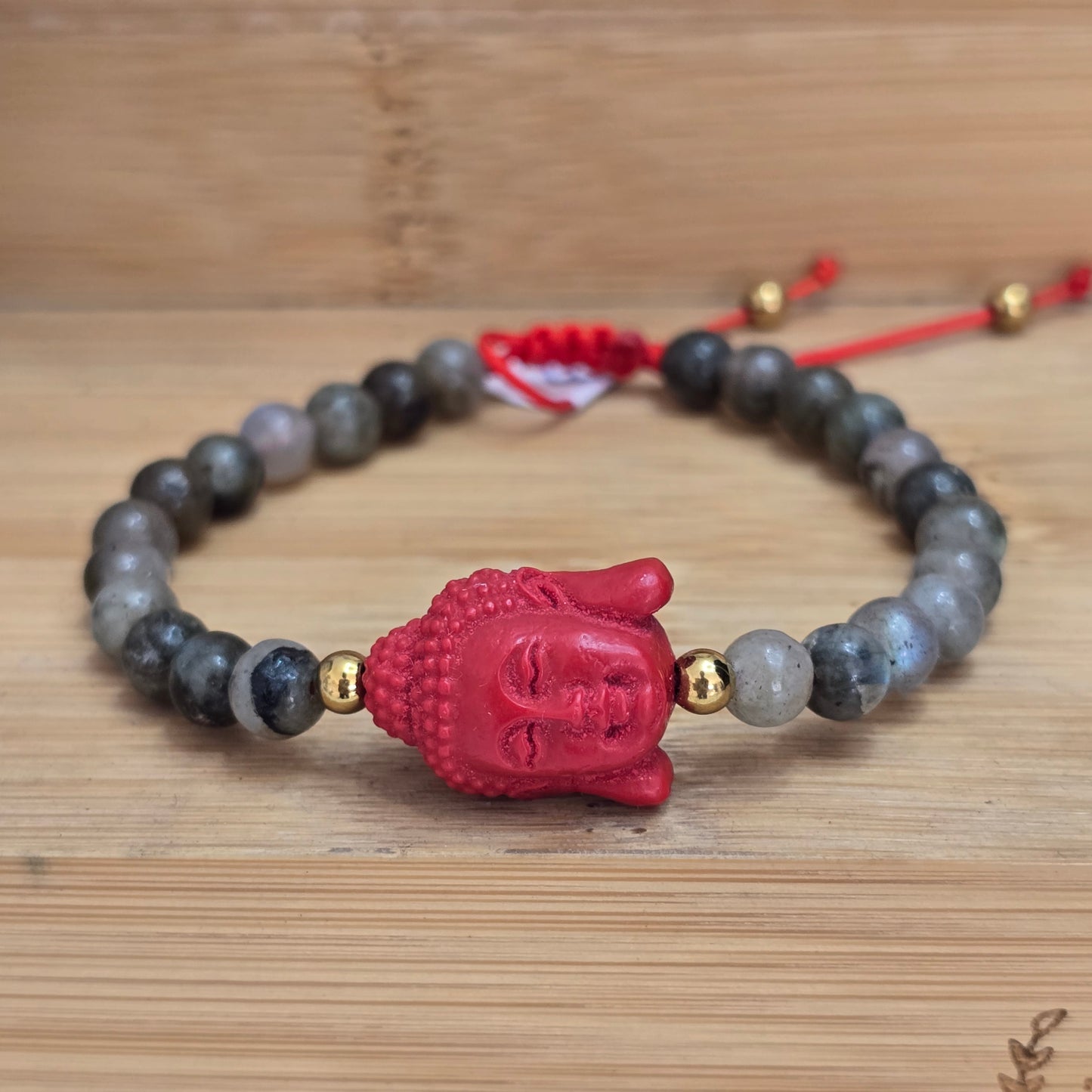 Pulsera ajustable de buda con hilo rojo
