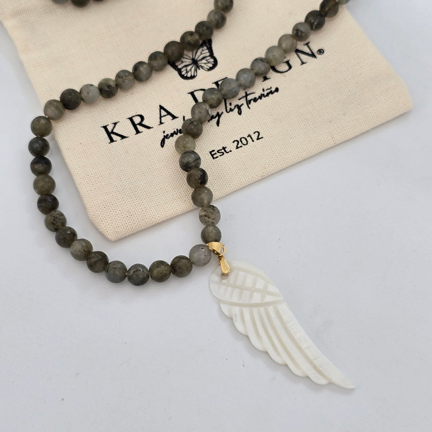 Collar ala de angel con LABRADORITA