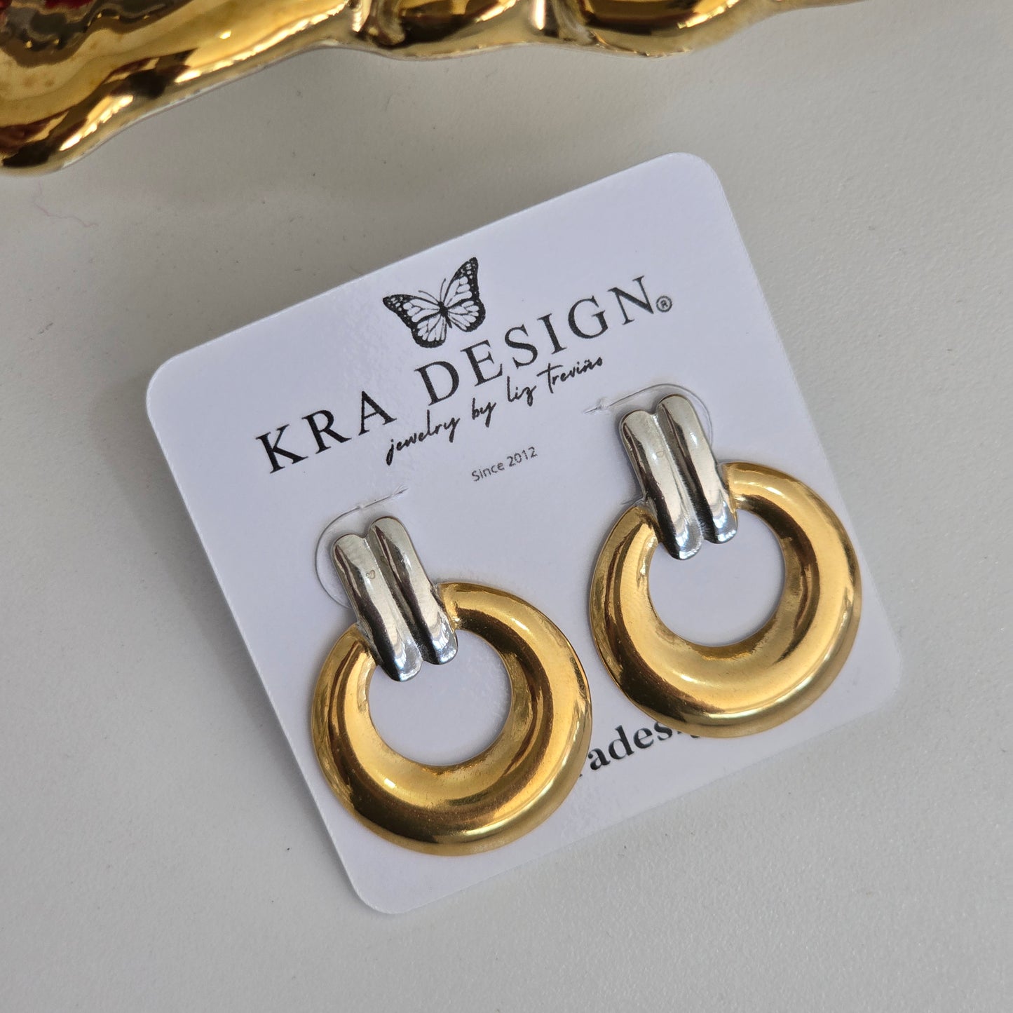 Aretes bicolor MARA