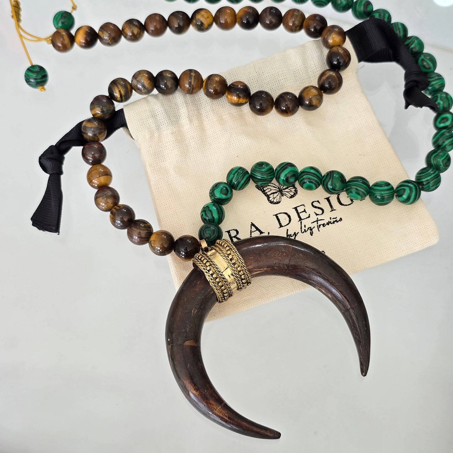 Collar cuerno cafe tibetano