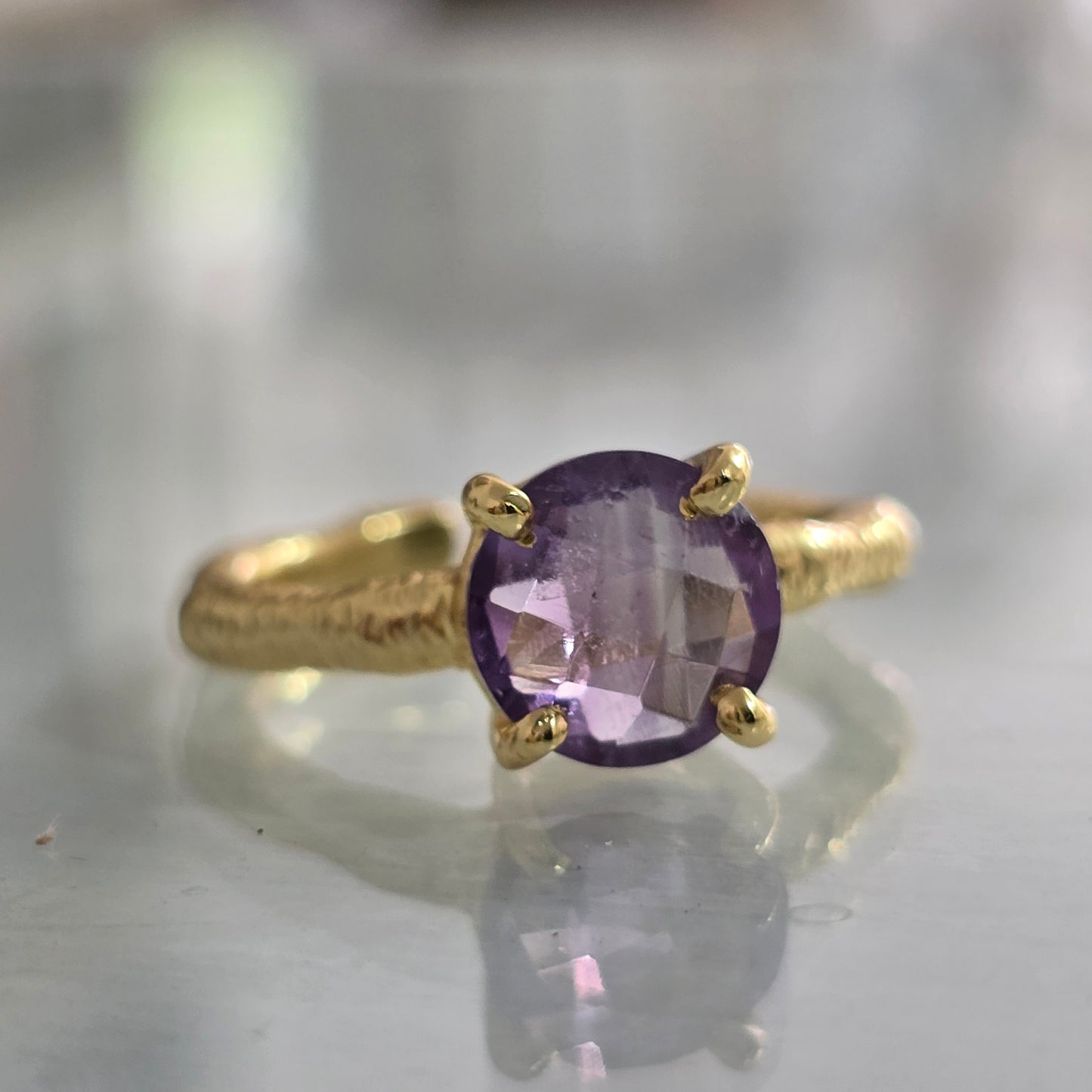 Anillo amatista solitario