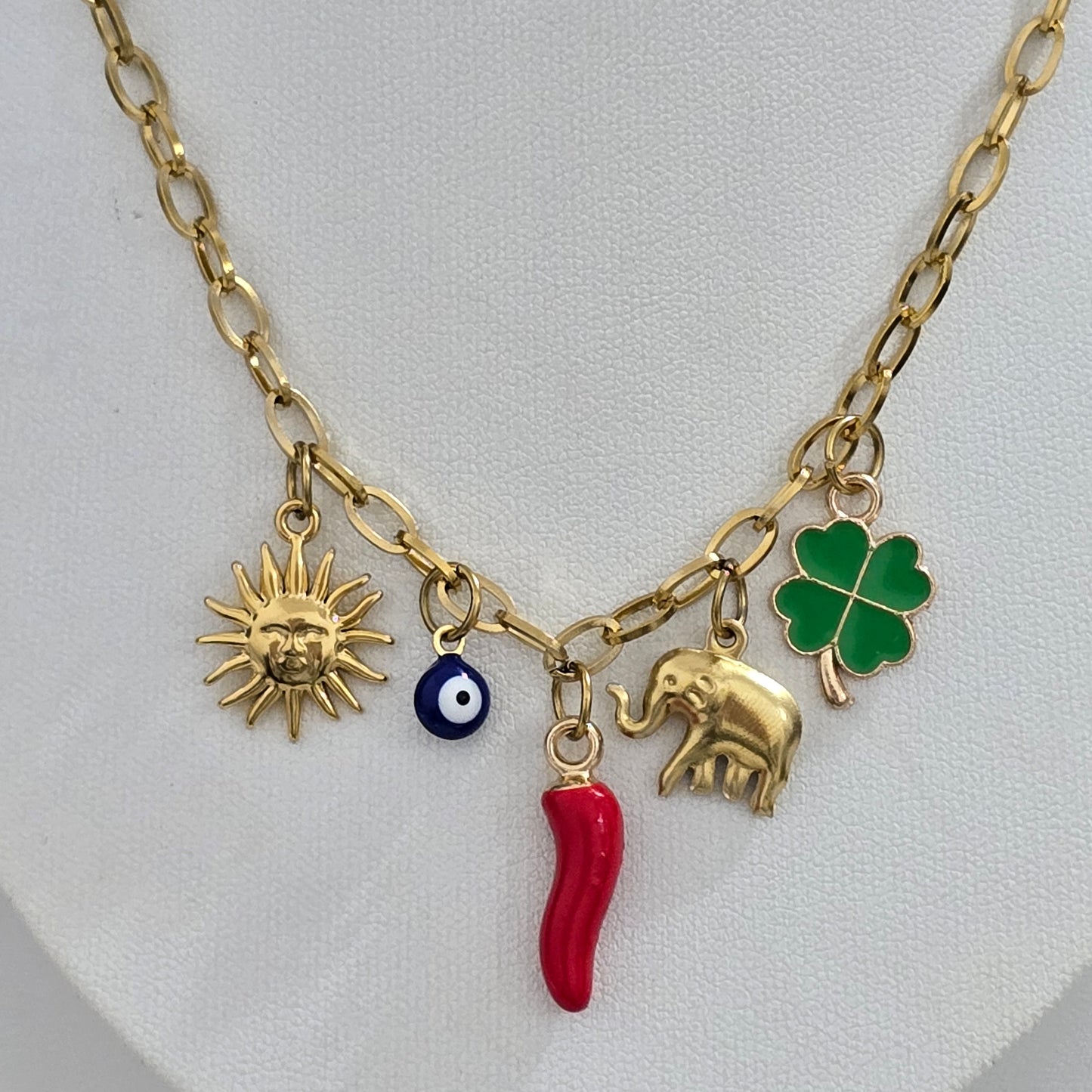 Collar lucky charms