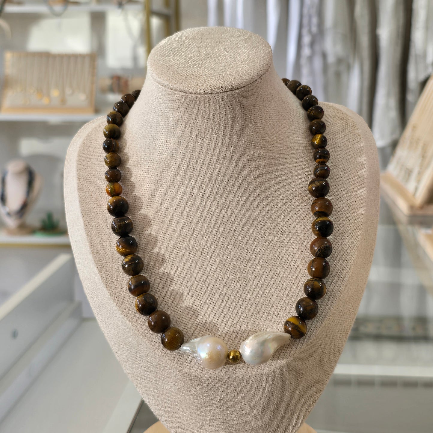 Coller ojo de tigre y perla barroca