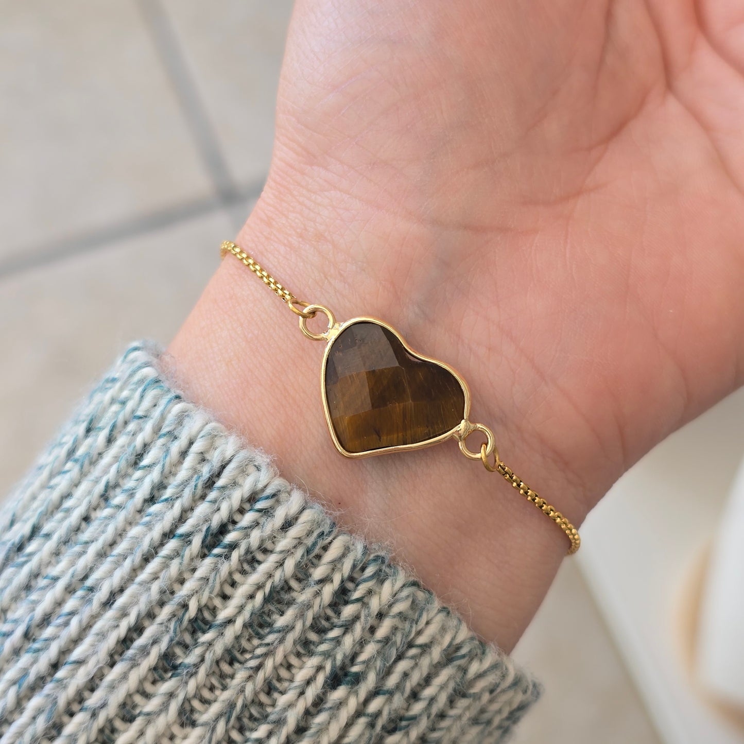 Pulsera ajustable corazon cuarzo ojo de tigre