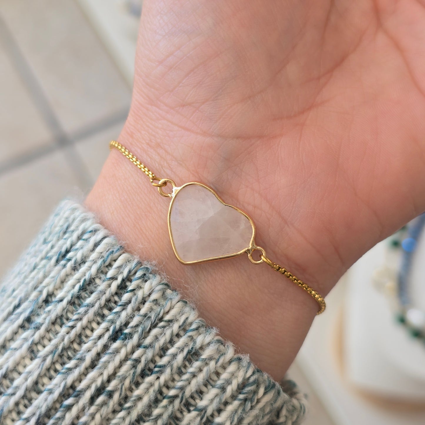 Pulsera ajustable corazon cuarzo blanco