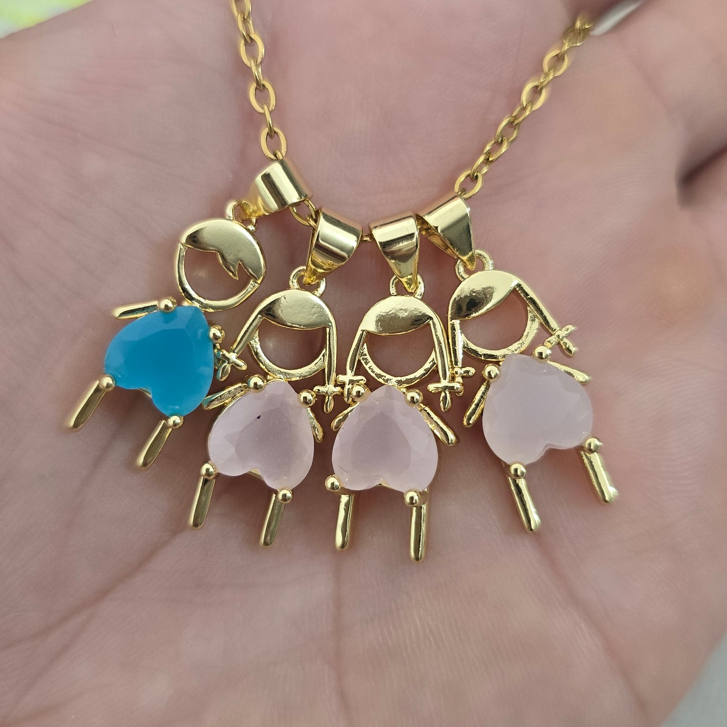 Cadena 1 niño con 3 niñas