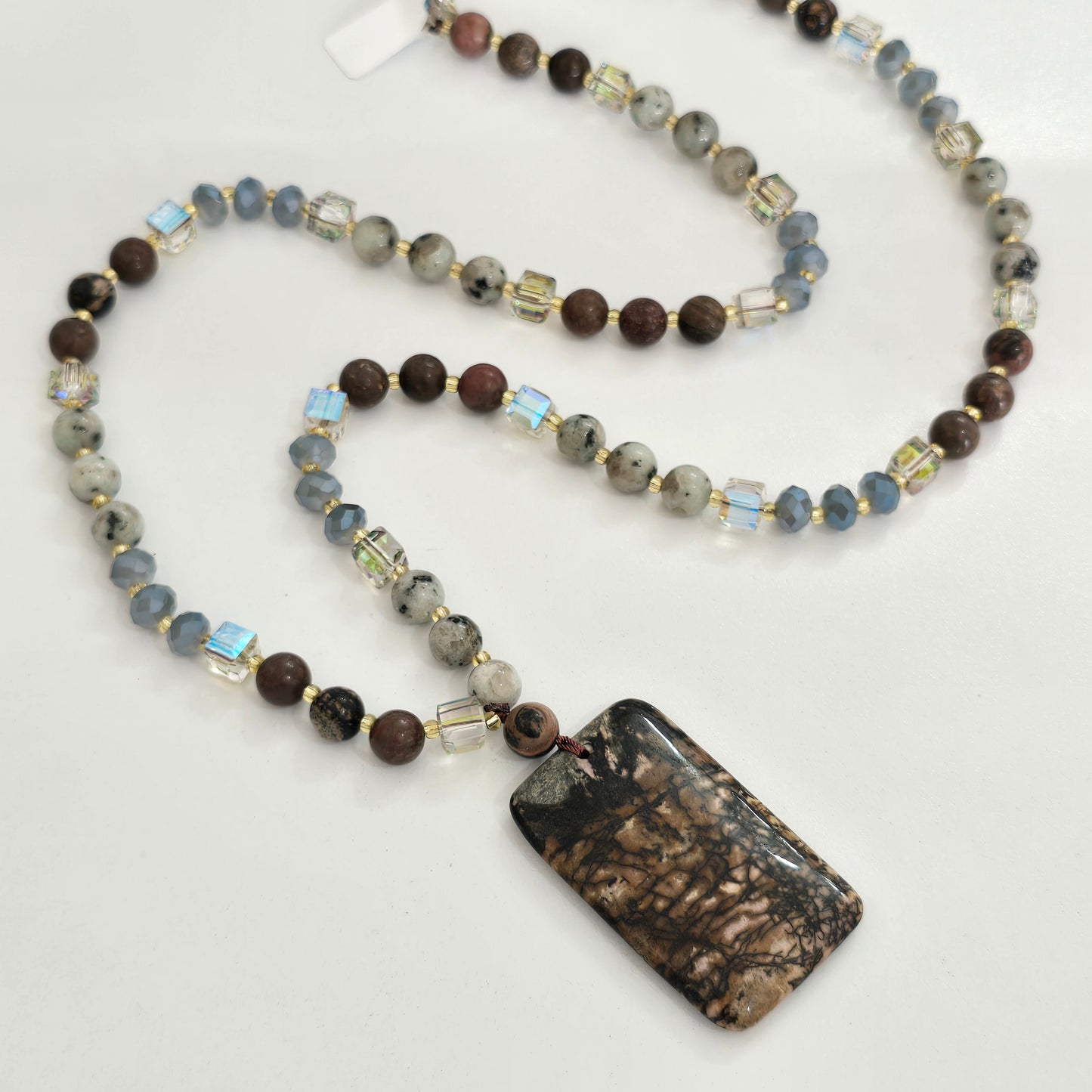Collar en cuadro de piedra natural