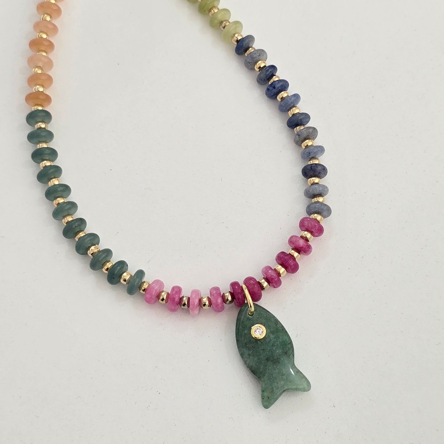 Collar pez jade verde