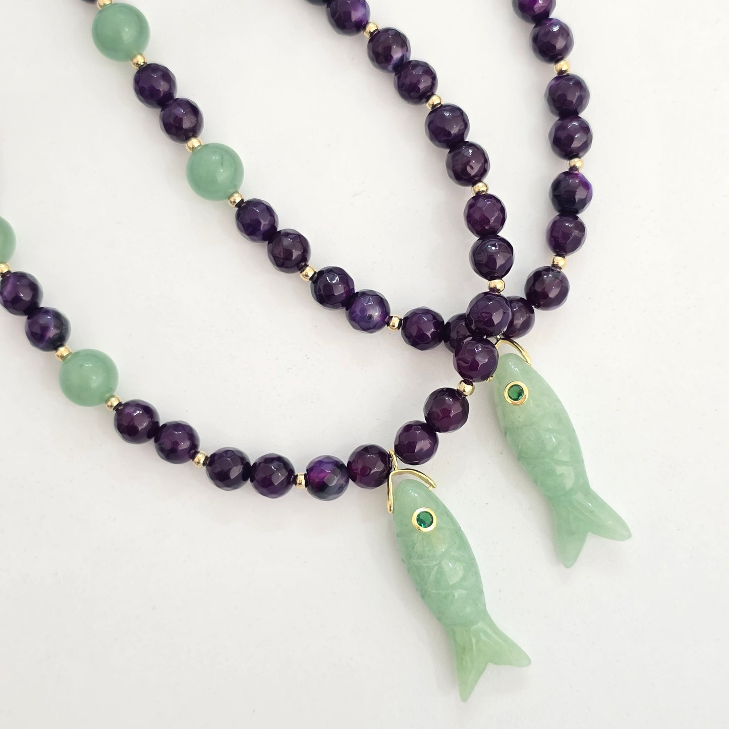 Collar agata morado con pez jade verde
