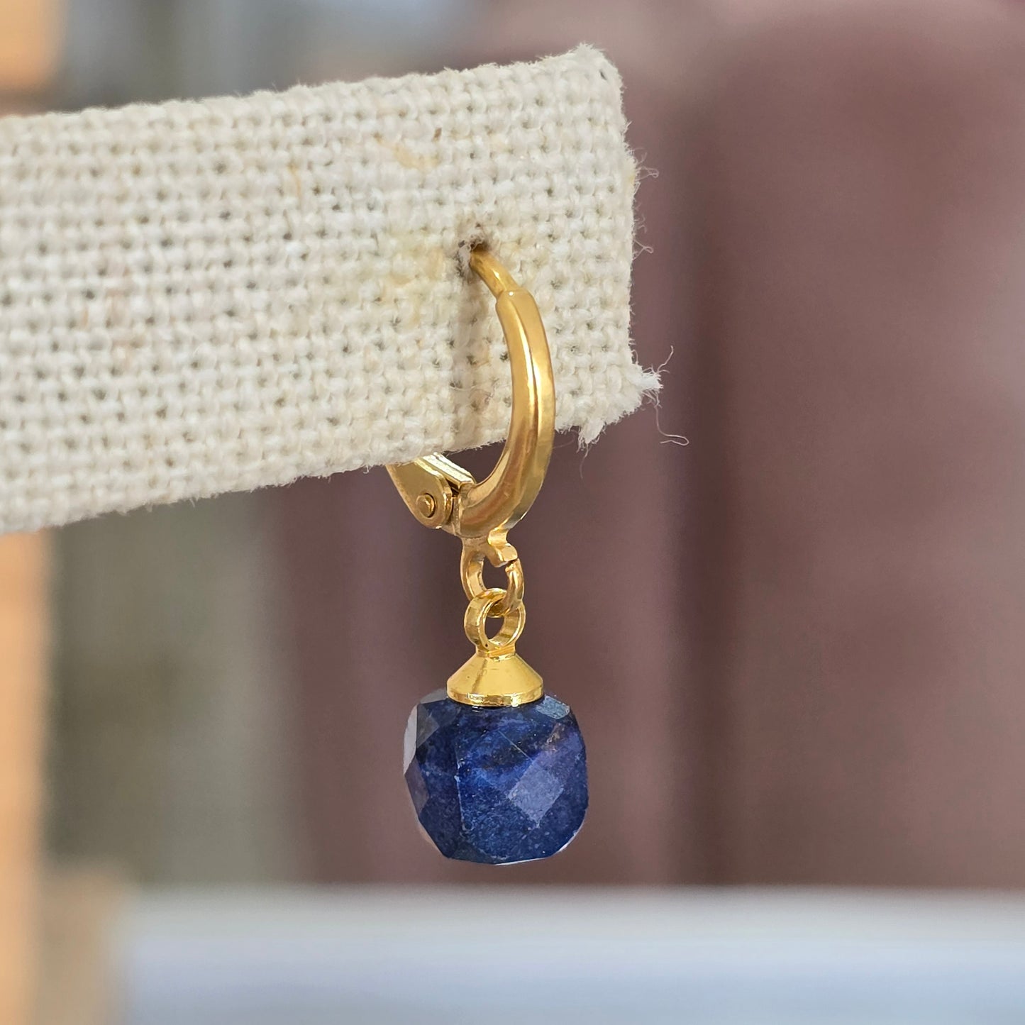 Huggies de lapislazuli