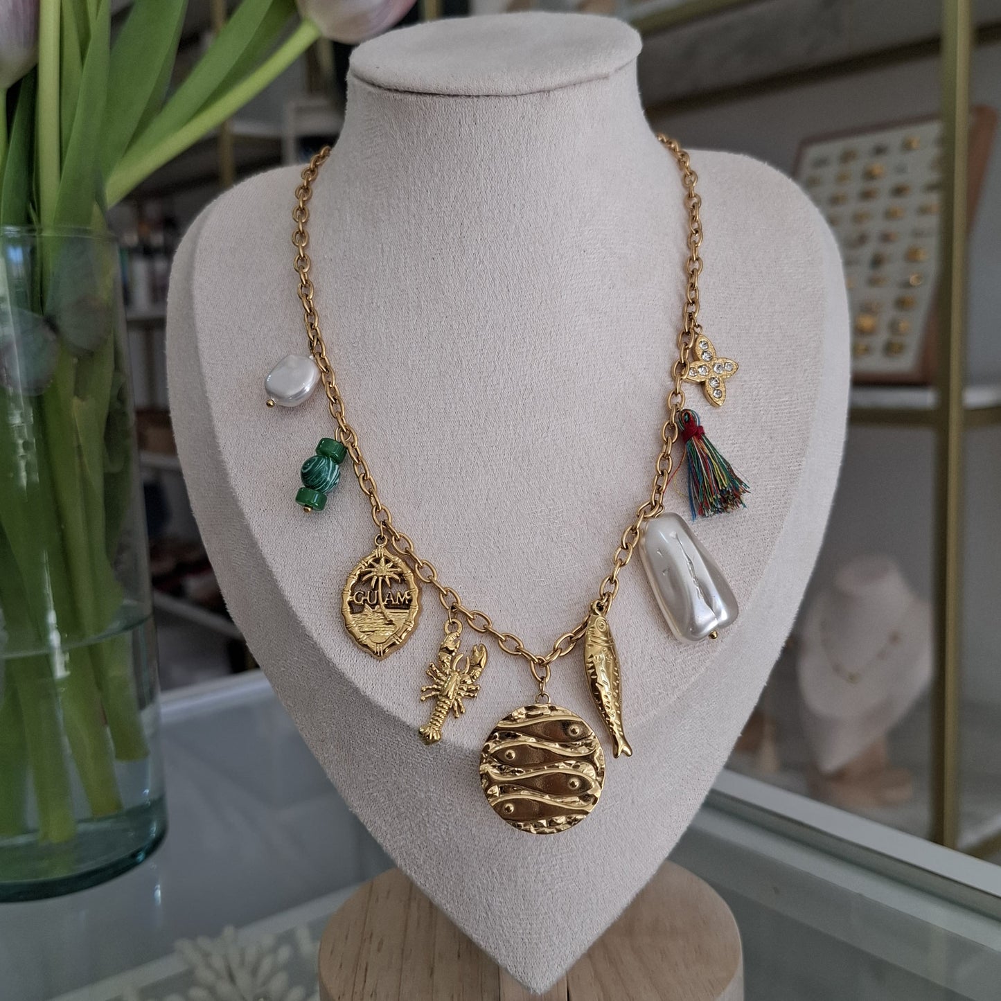 Collar multicharms pescados