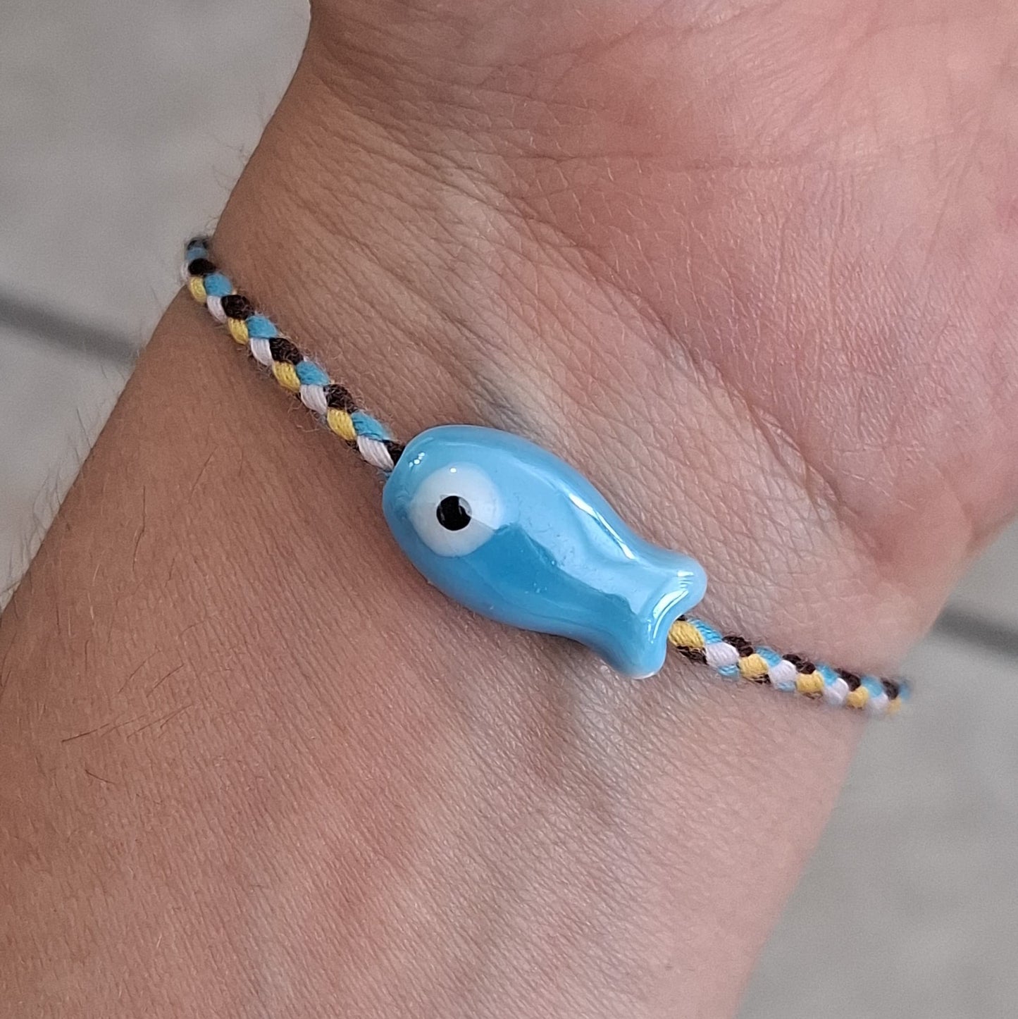 Pulsera pescado celeste de ceramica