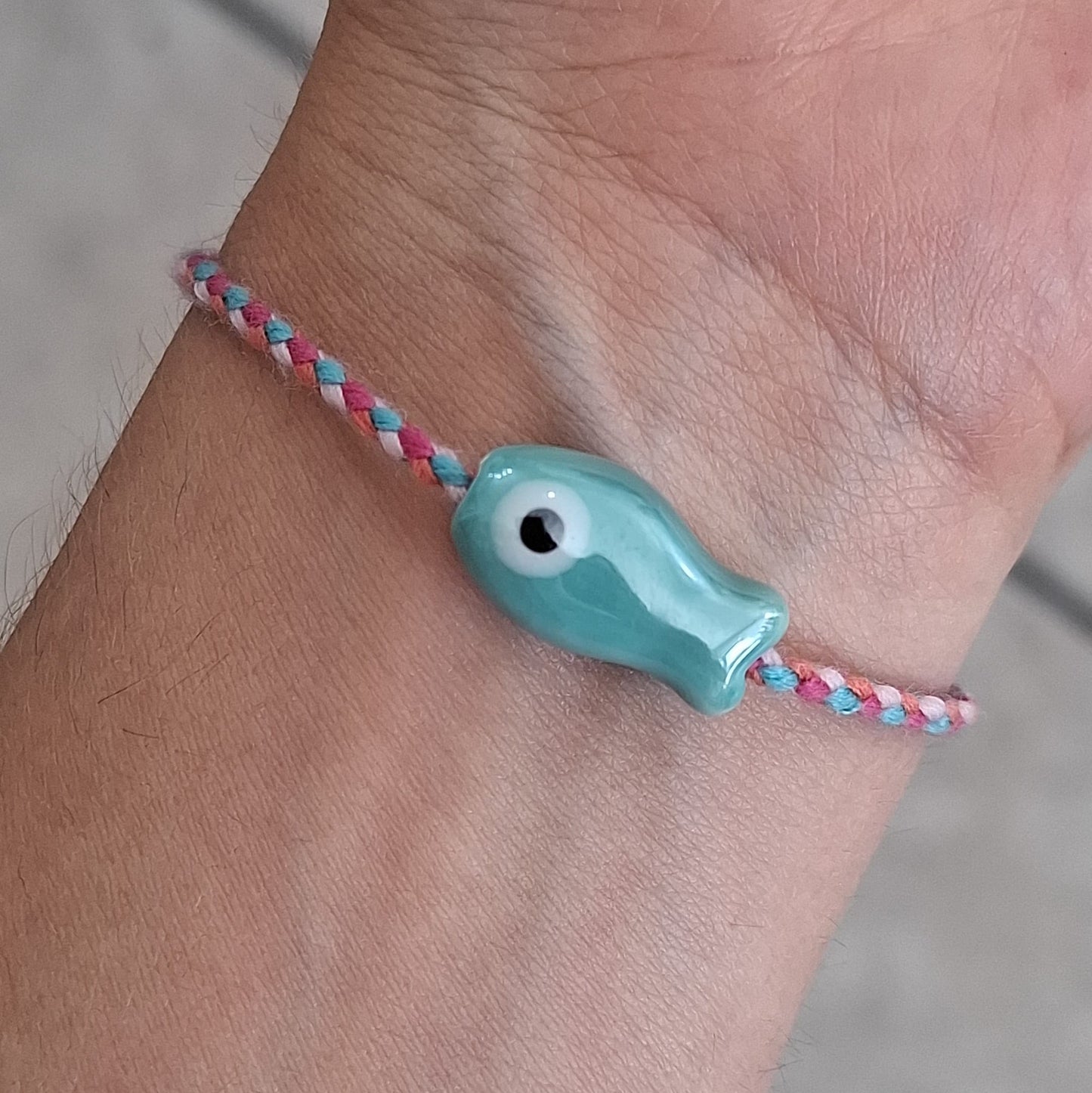Pulsera pescado baby blue de ceramica