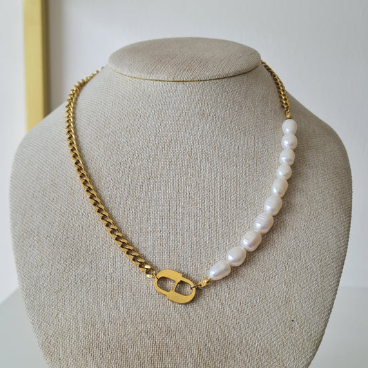 HALF PEARLS NECKLACE