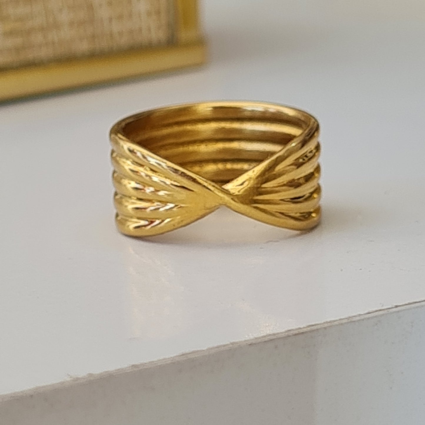 TWISTED RING