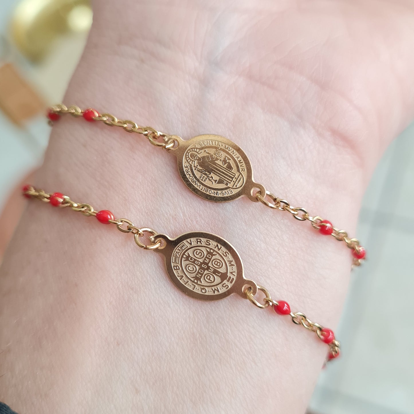 PULSERA SAN BENITO CRISTAL ROJA