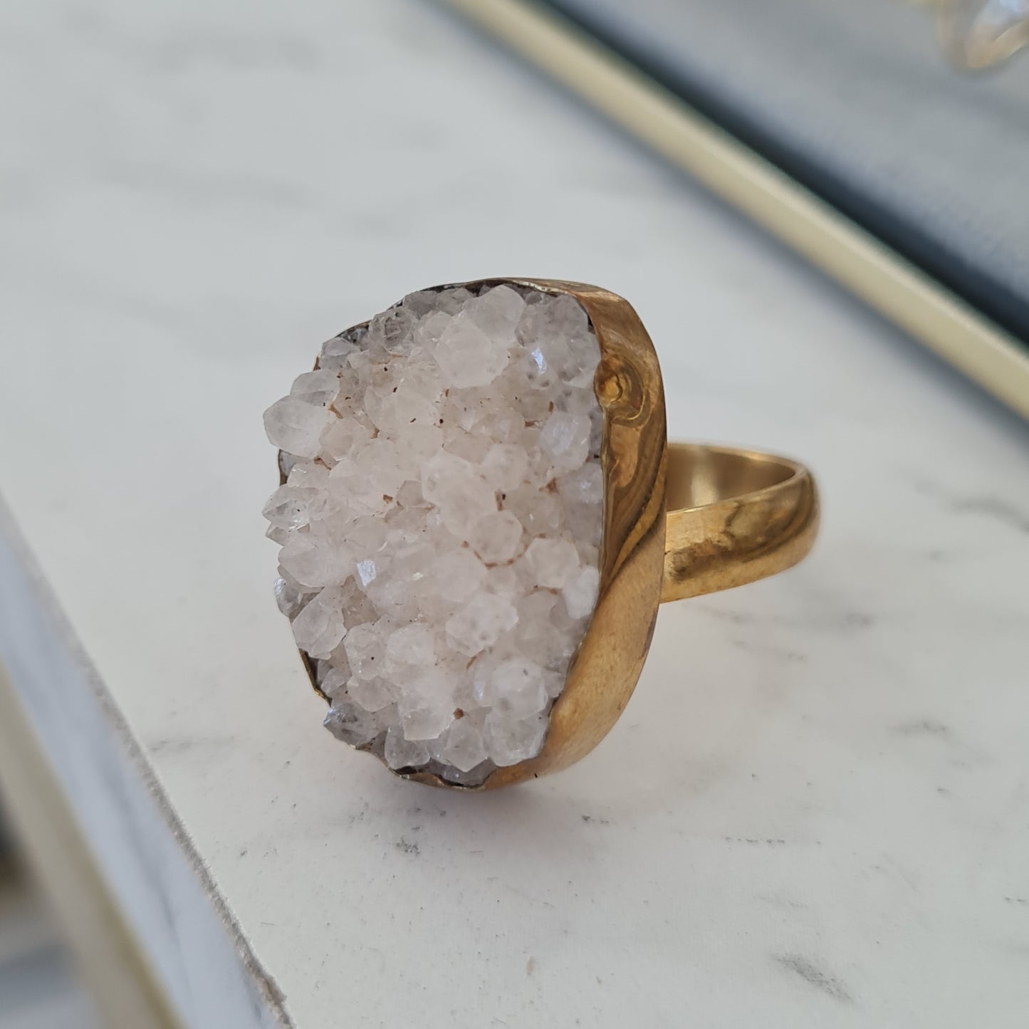 Anillo druzy blanco