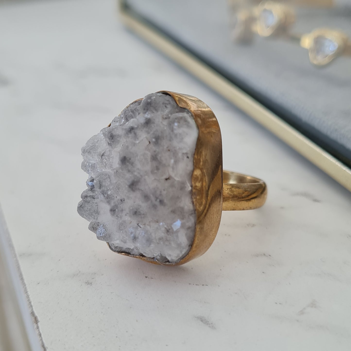 Anillo druzy blanco