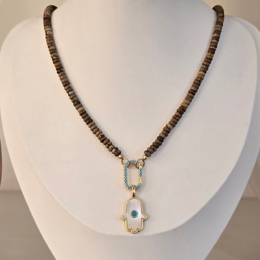 Collar hamsa
