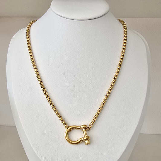 Cadena salva dorado