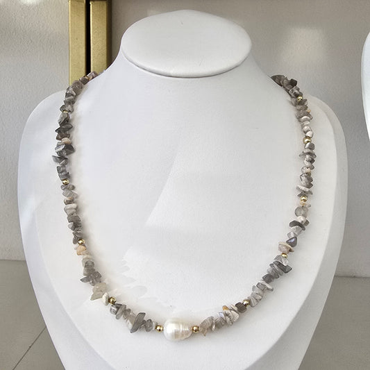 Collar cuarzo y perla tono gris