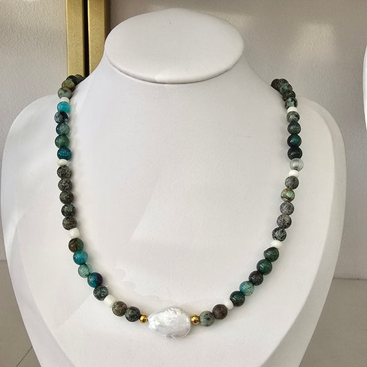 Collar perla barroco tono verde
