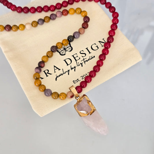 Collar cuarzo rosa con jade de colores