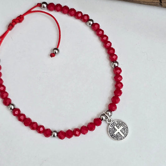 Pulsera roja san benito plateado
