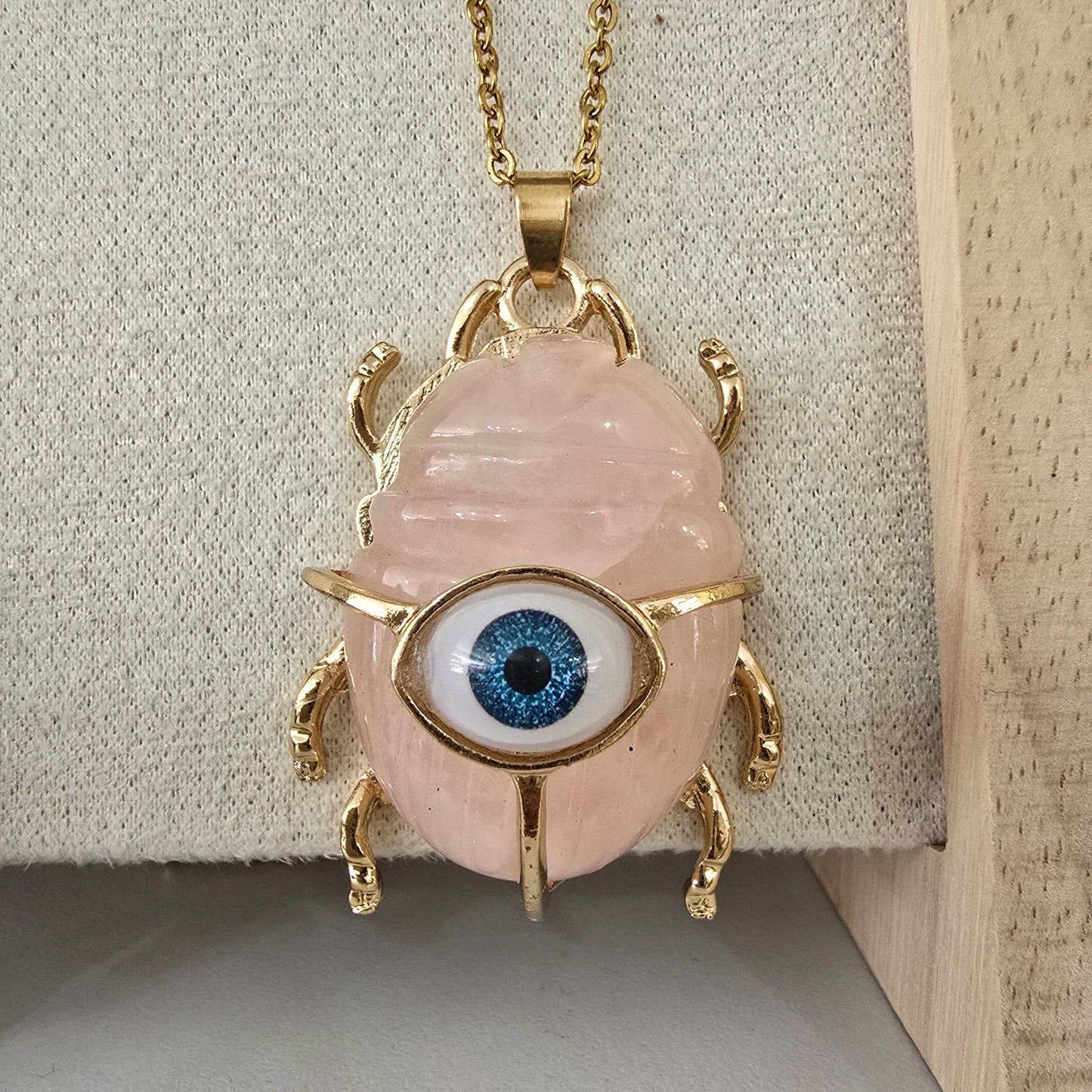 Escarabajo cuarzo rosa