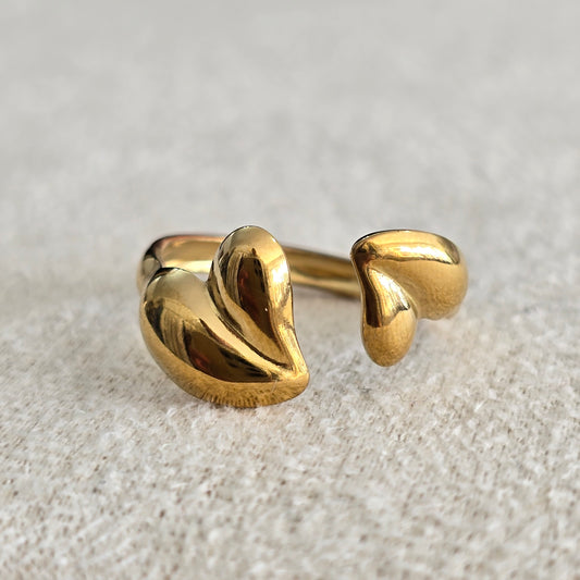 Anillo ajustable doble corazon dorado