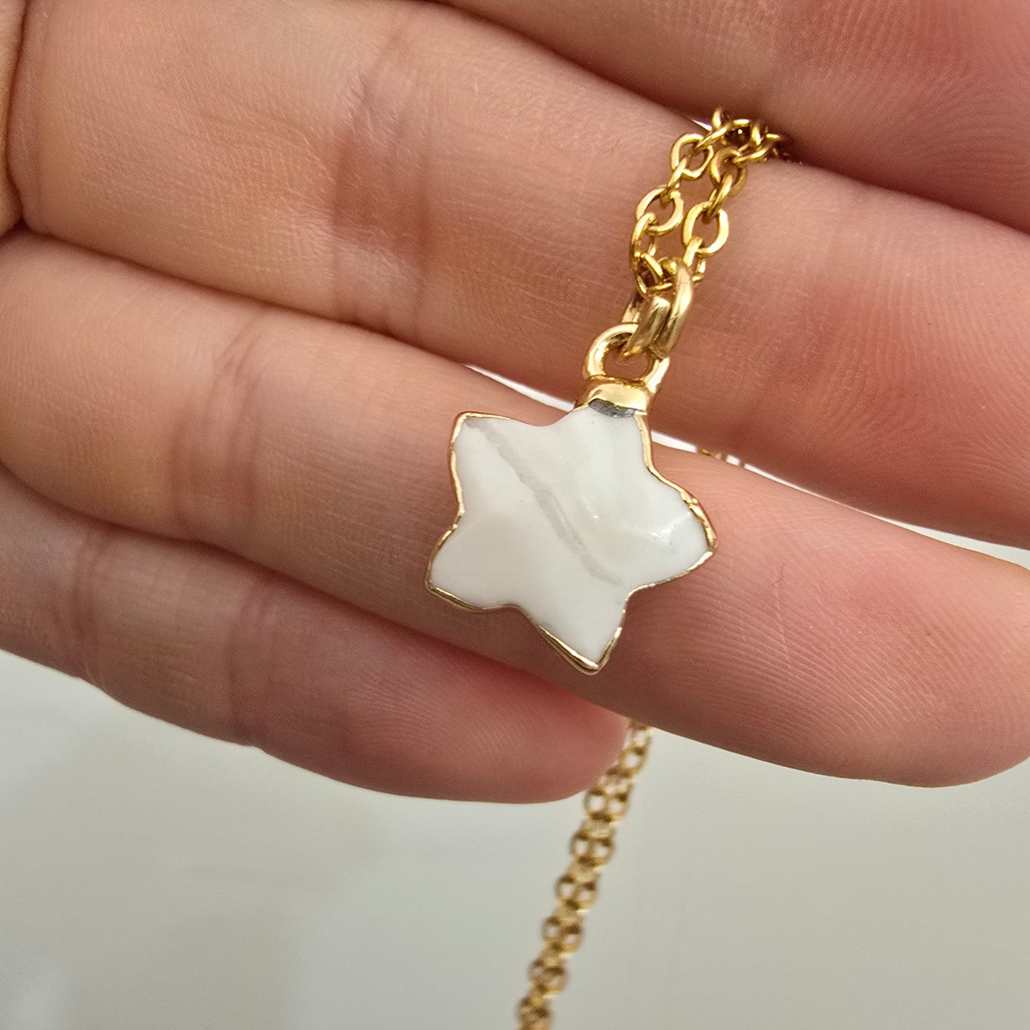 Cadena estrella howlita