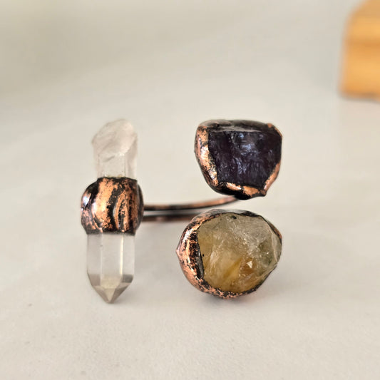 Anillo triple cuarzo blanco, amatista y citrino