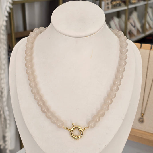 Collar broche marinero cristal beige
