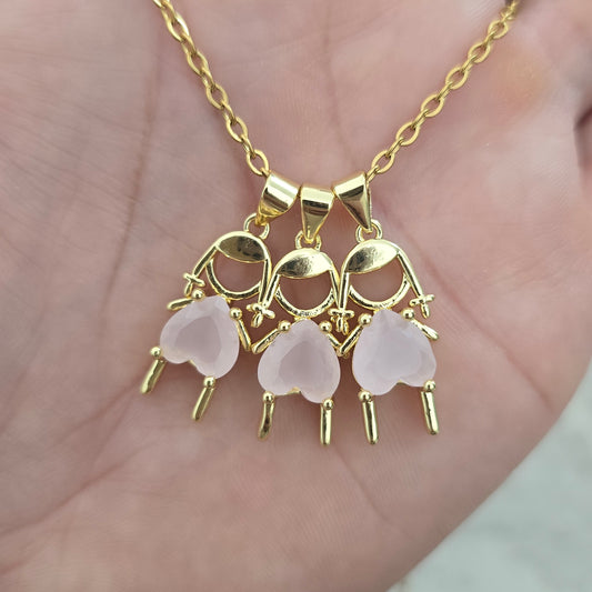 Cadena con 3 niñaa