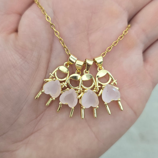 Cadena con 4 niñas