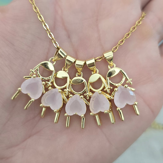 Cadena con 5 niñas