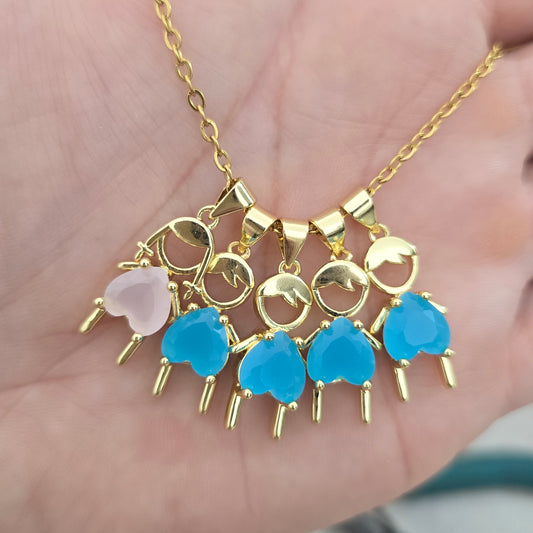 Cadena 1 niña con 4 niños