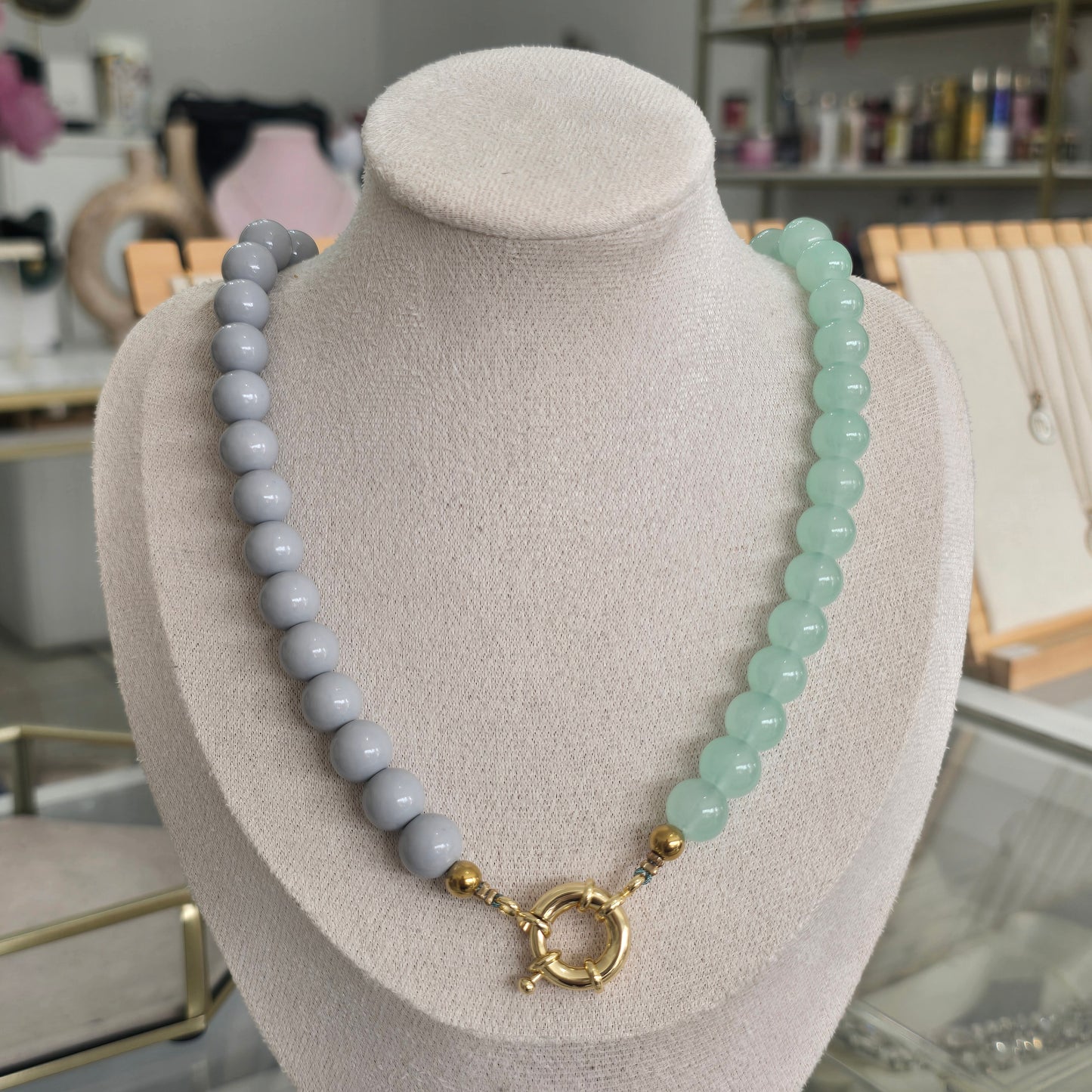 Collar broche marinero cristal gris y verde