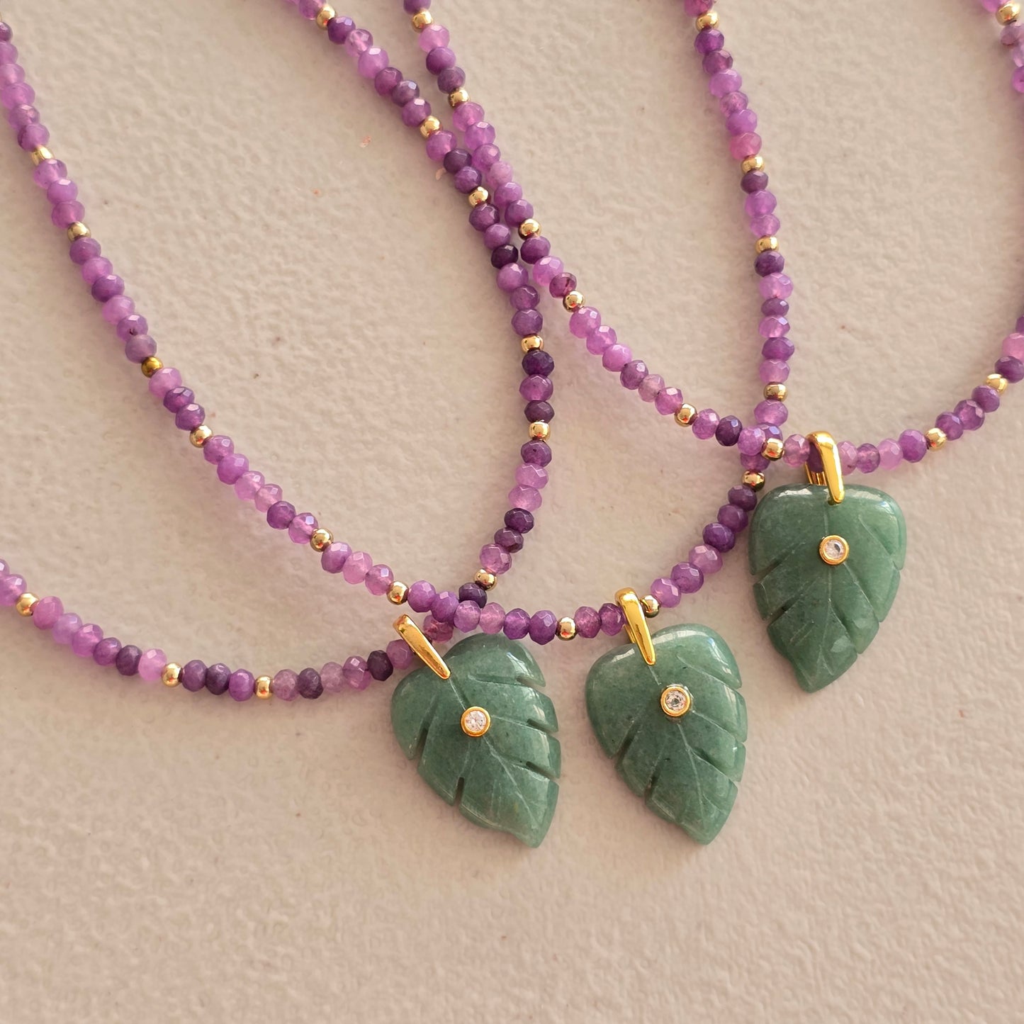 Collar hoja verde jade