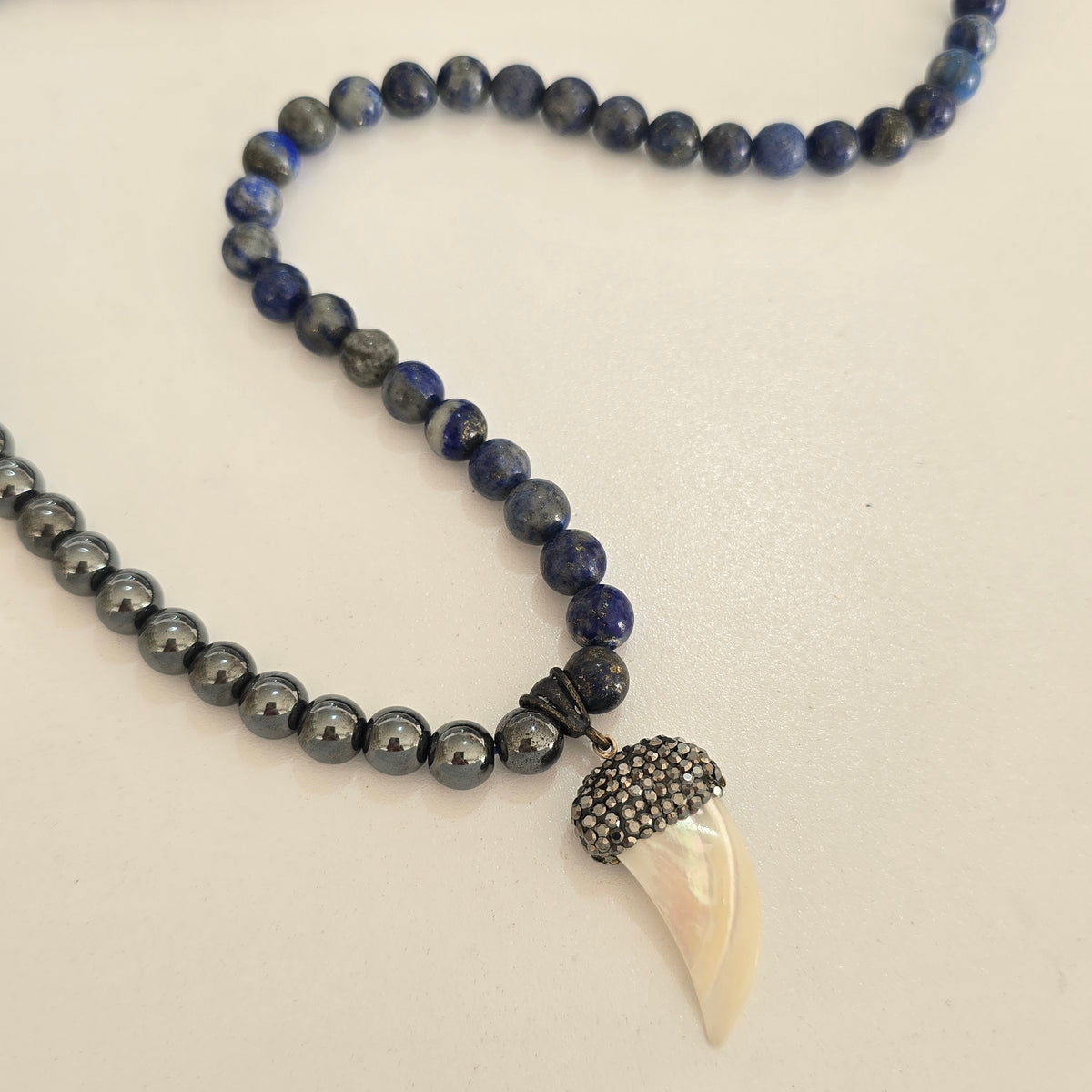 Collar colmillo concha
