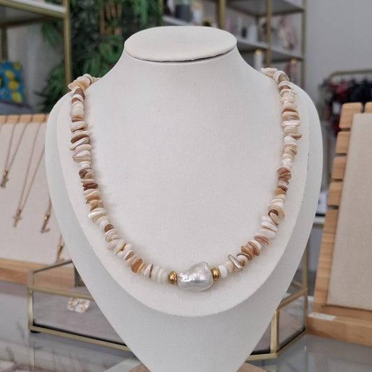 Collar concha y perla barroca